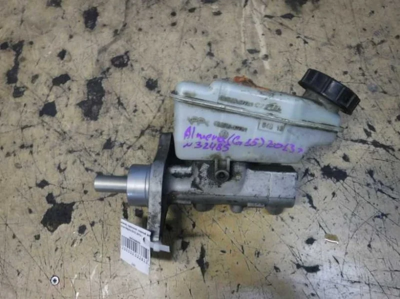 Цилиндр тормозной главный Nissan Almera G15