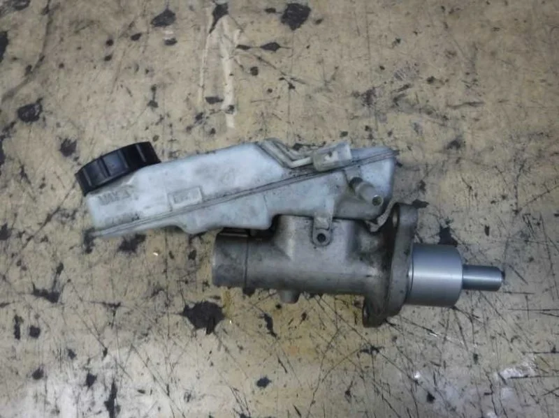 Цилиндр тормозной главный Ford Focus 2