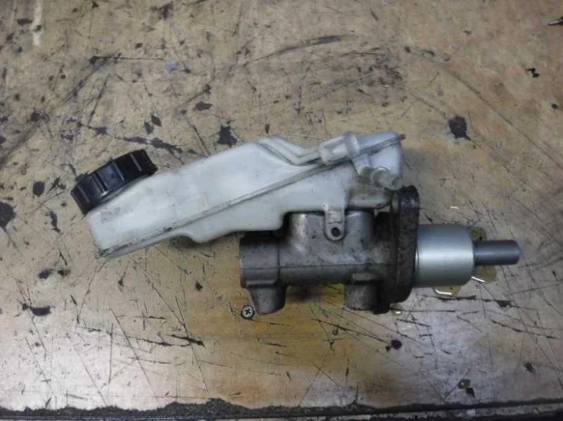 Цилиндр тормозной главный Ford Focus 2