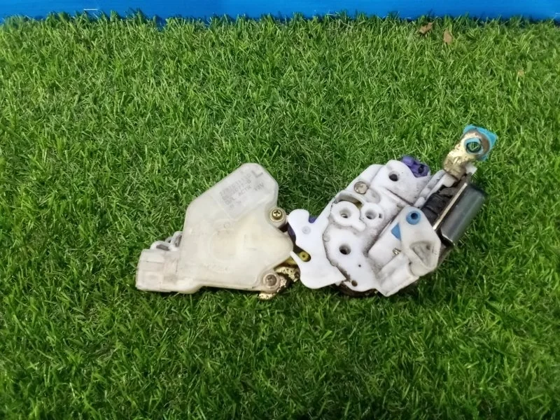 Замок боковой двери передний правый Nissan Almera