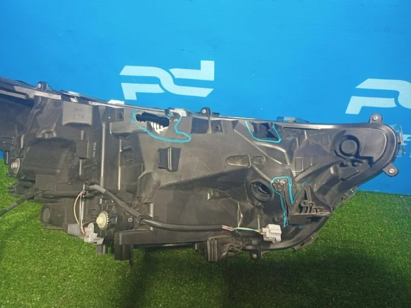 Фара левая Toyota RAV4