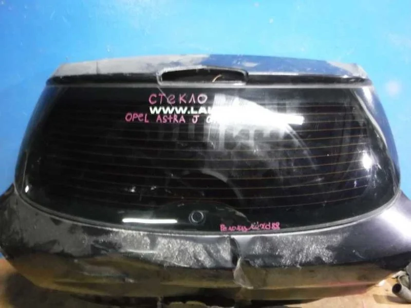 Стекло крышки багажника Opel Astra H 2004-2014