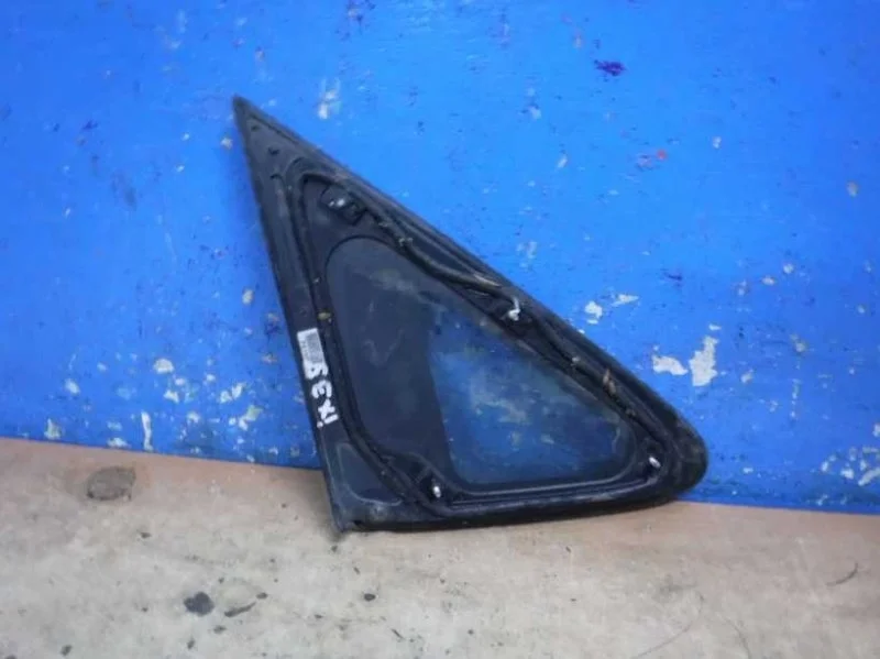 Стекло кузовное глухое правое Hyundai ix35