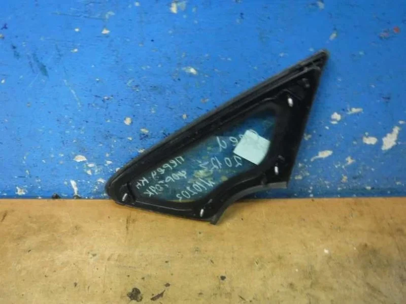 Стекло кузовное глухое правое Kia Ceed