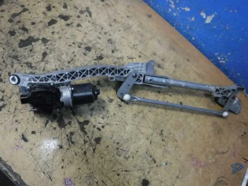 Трапеция стеклоочистителей Mitsubishi Lancer CY