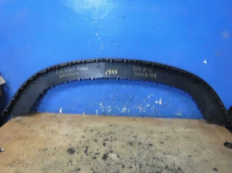 Спойлер бампера передний Volkswagen Golf 5