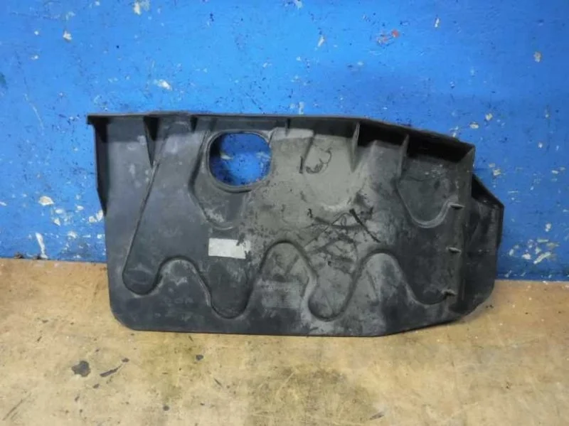 Пыльник двигателя правый Hyundai Santa Fe