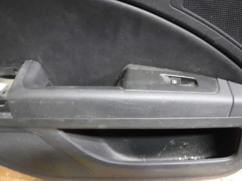 Обшивка двери задняя левая Skoda Superb