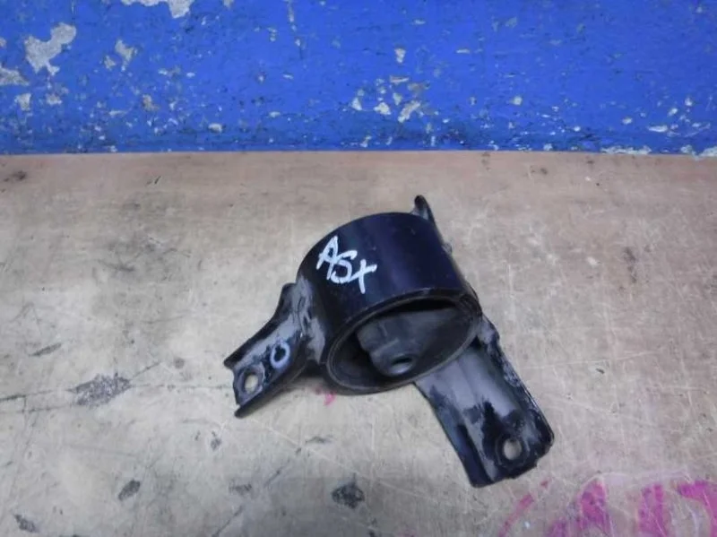 Опора двигателя правая Mitsubishi ASX