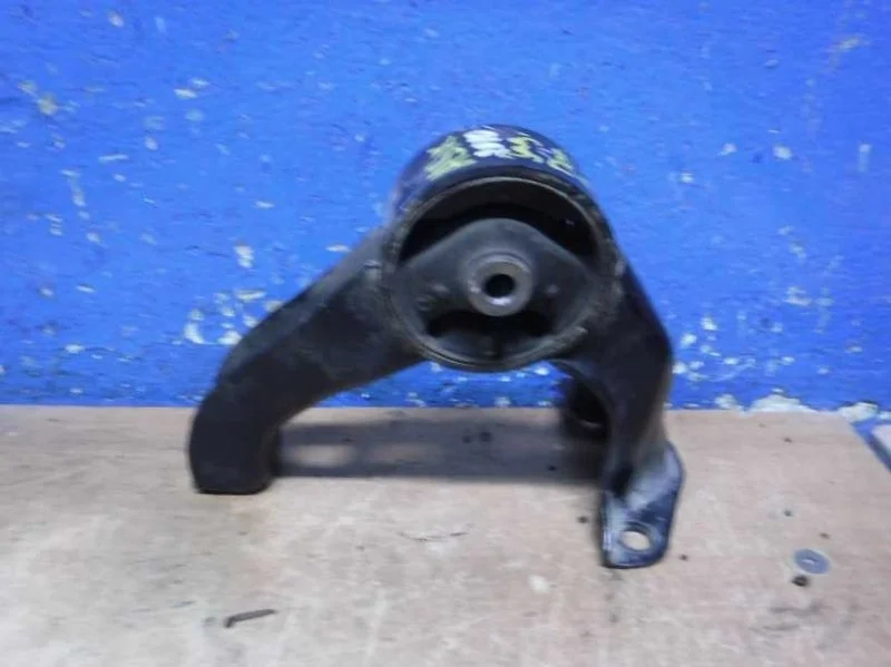 Опора двигателя задняя Mitsubishi ASX