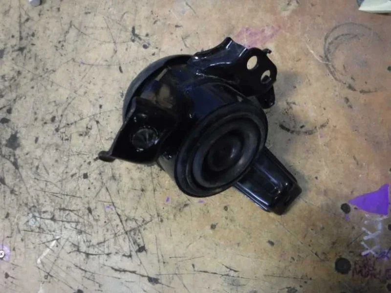 Опора двигателя правая Kia Optima 4