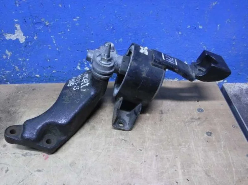 Опора КПП левая Chevrolet Lacetti