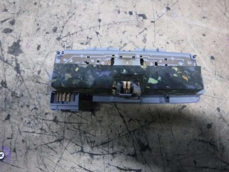 Плафон салонный Nissan Primera P12E