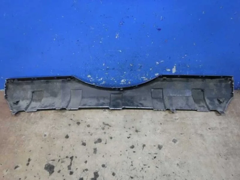 Накладка бампера задняя Mitsubishi Pajero