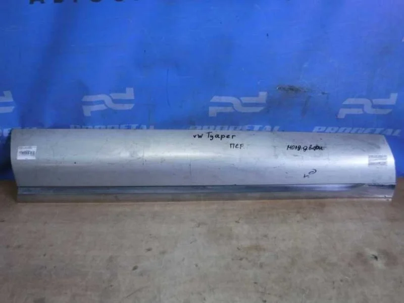 Накладка двери передняя левая Volkswagen Touareg