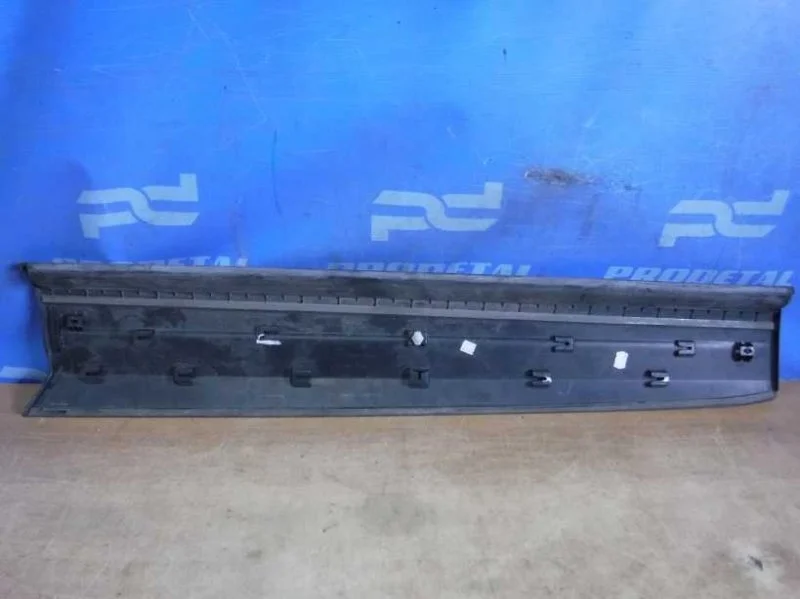 Накладка двери передняя правая Volkswagen Tiguan