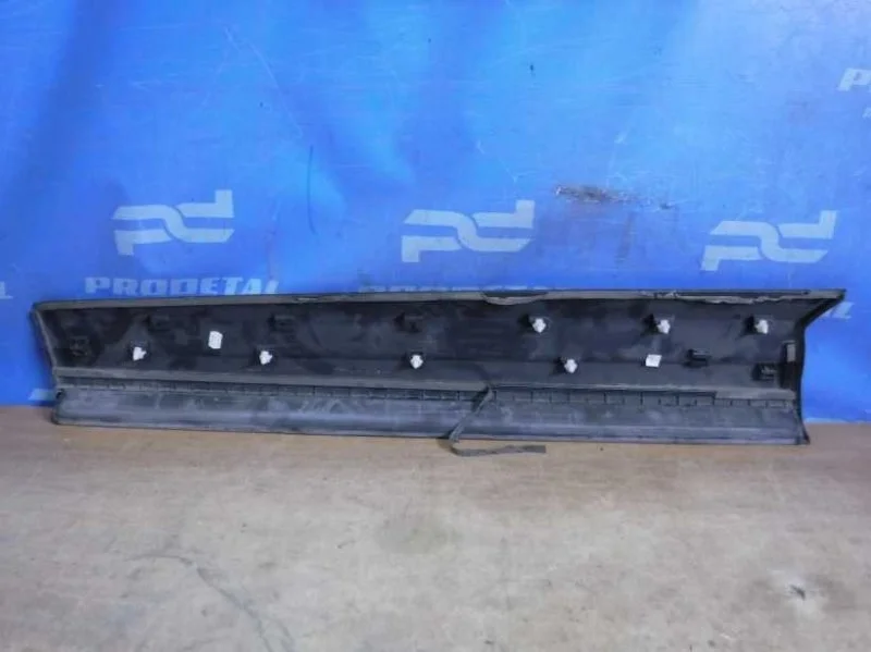 Накладка двери передняя правая Volkswagen Tiguan