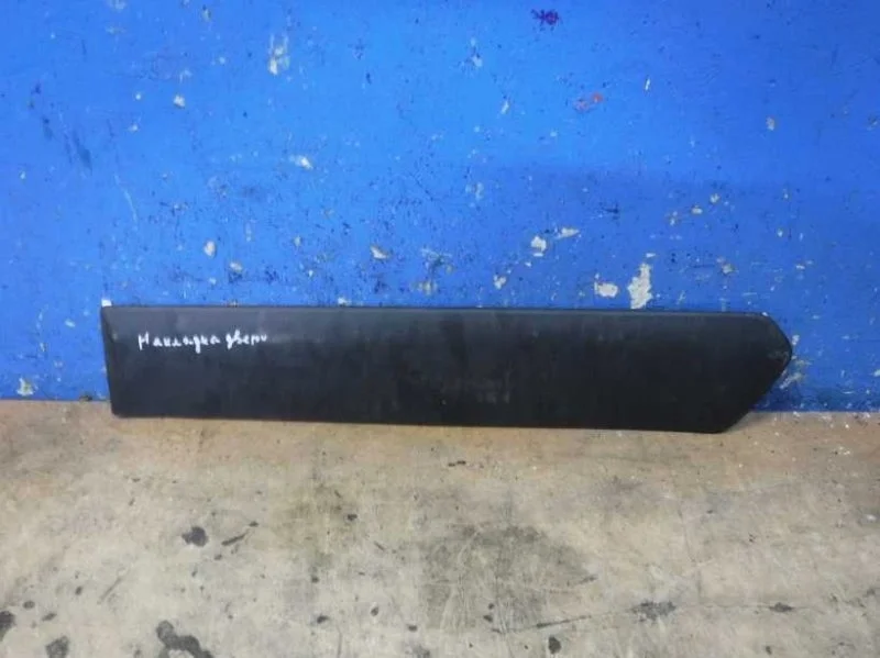 Накладка двери задняя Suzuki SX4