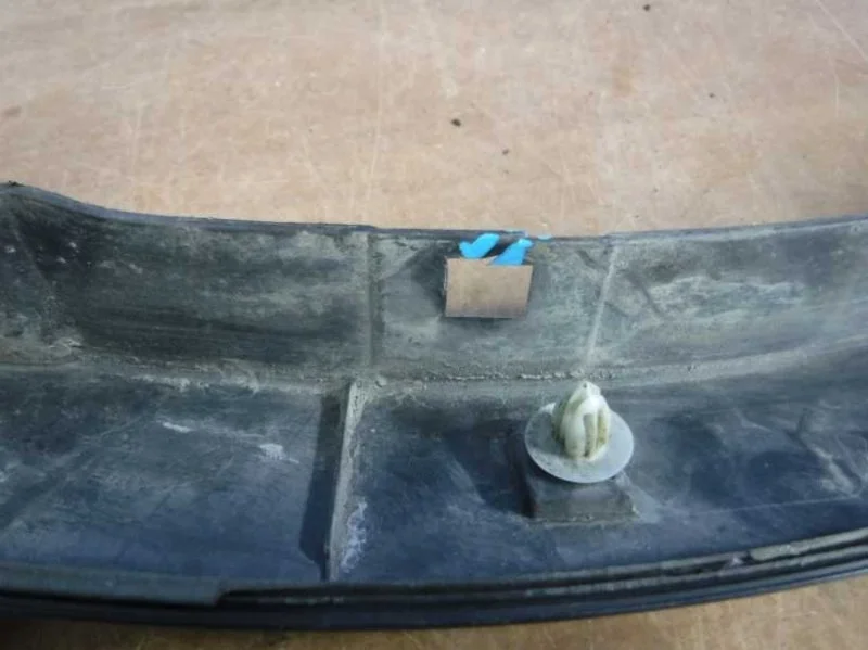 Накладка крыла передняя правая Toyota RAV4