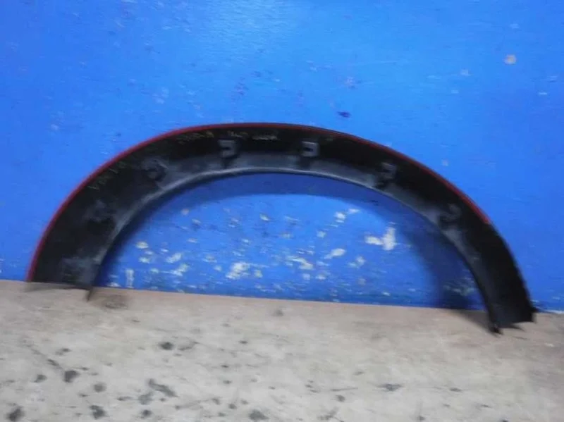 Накладка крыла передняя левая Volvo XC70