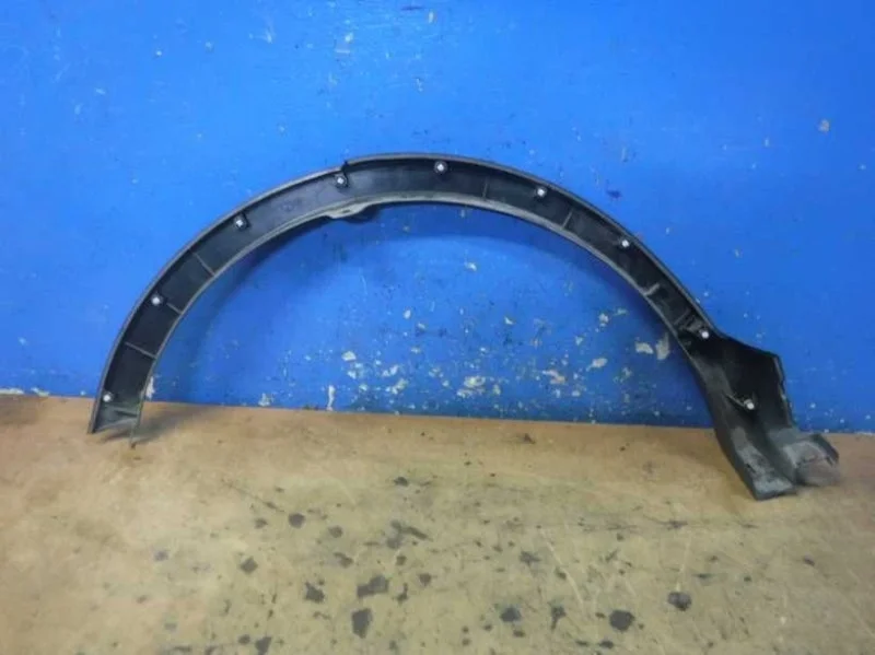 Накладка крыла задняя левая Toyota RAV4