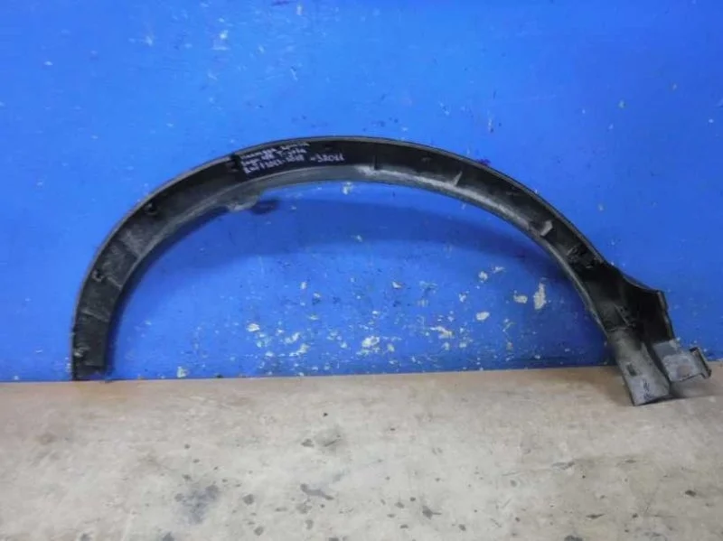 Накладка крыла задняя левая Toyota RAV4