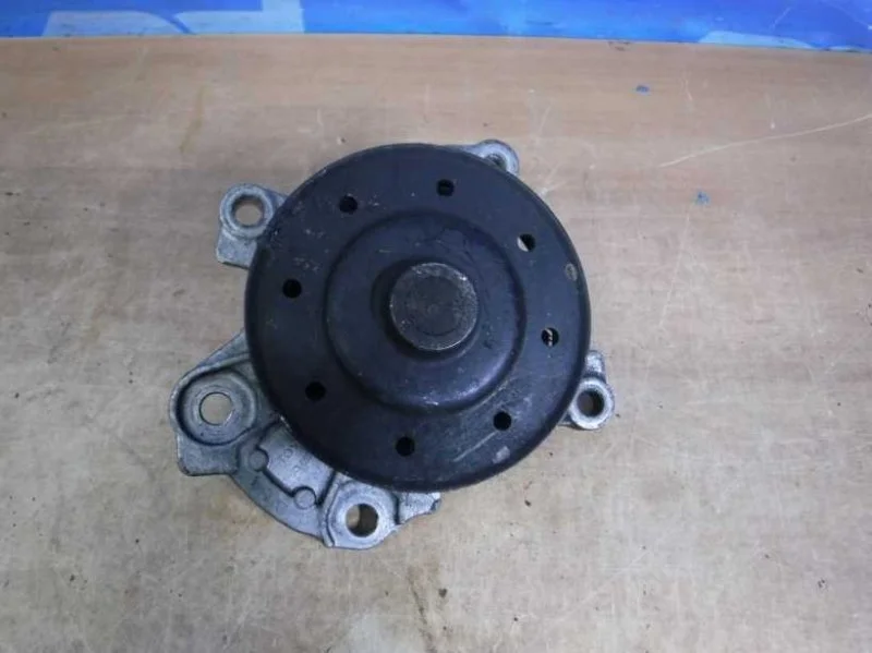 Насос водяной (помпа) Toyota RAV4