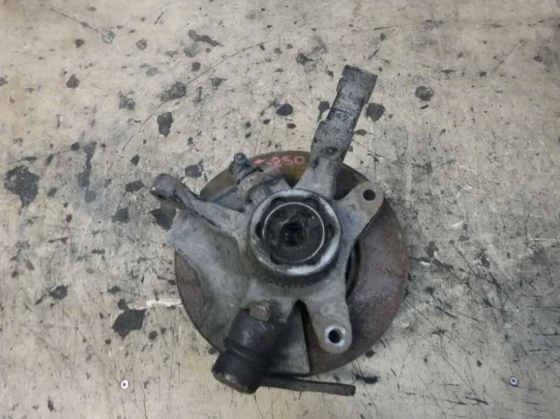 Кулак поворотный передний левый Chevrolet Aveo