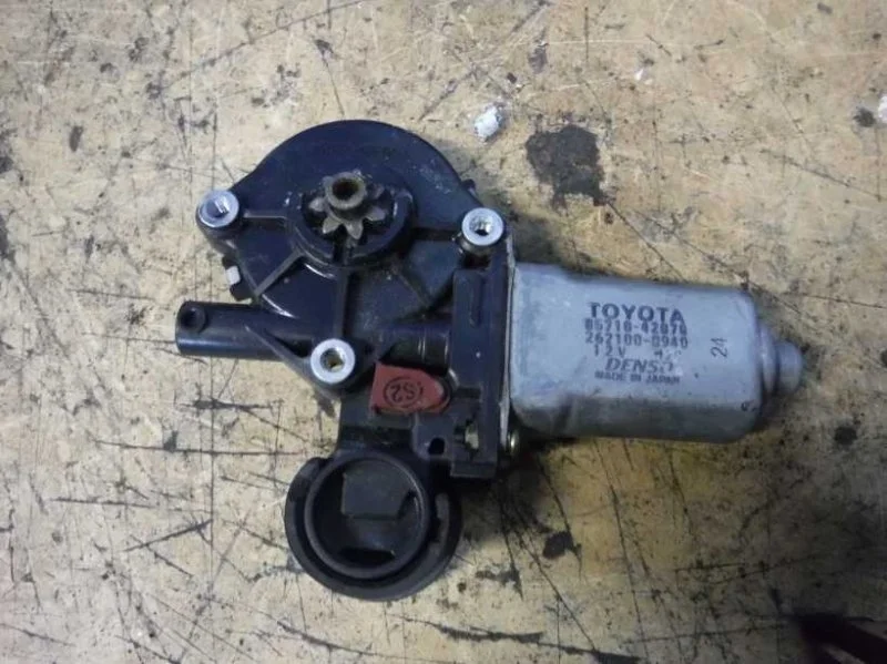 Моторчик стеклоподъемника Toyota RAV4