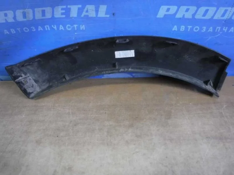 Накладка бампера передняя правая Renault Sandero