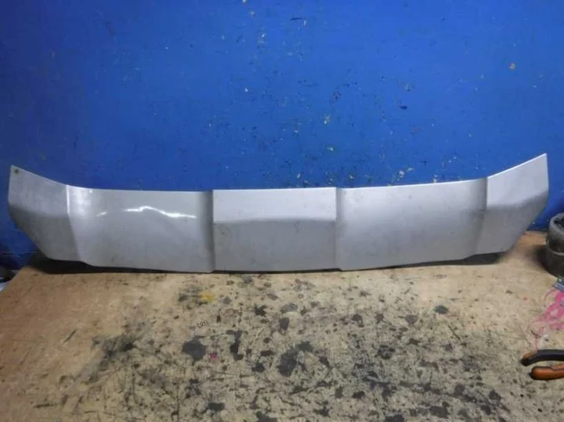 Накладка бампера передняя Lexus LX570