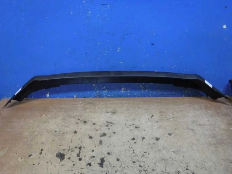 Накладка бампера передняя Toyota RAV4