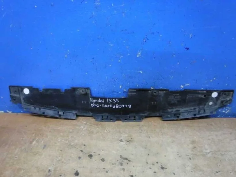 Кожух замка капота Hyundai Solaris