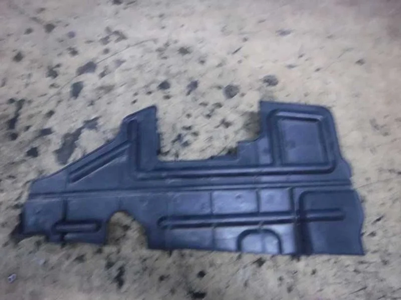 Воздуховод радиатора левый Toyota Avensis 2