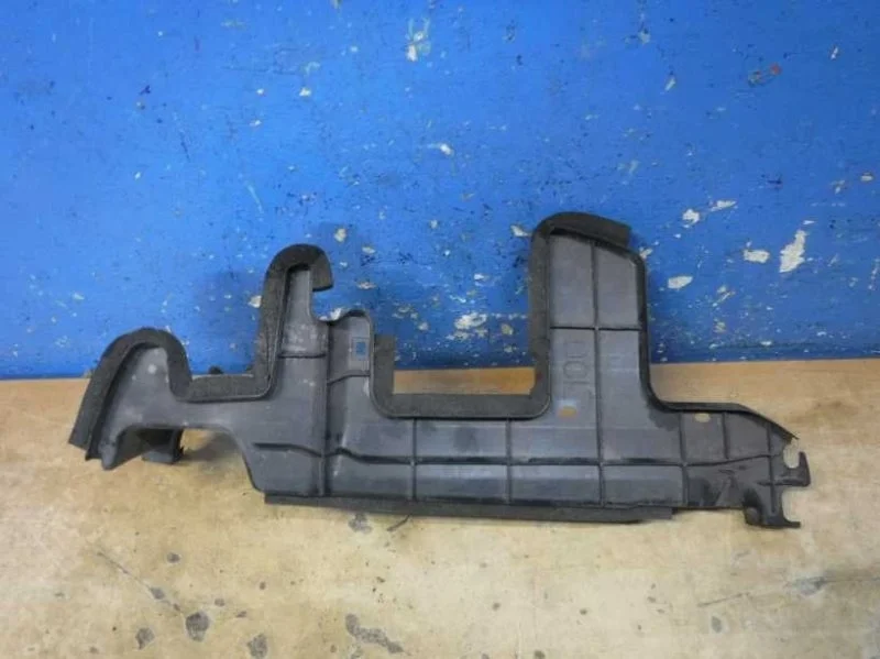 Воздуховод радиатора левый Nissan Juke F15