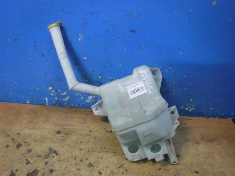 Бачок омывателя лобового стекла Mazda 6 GH