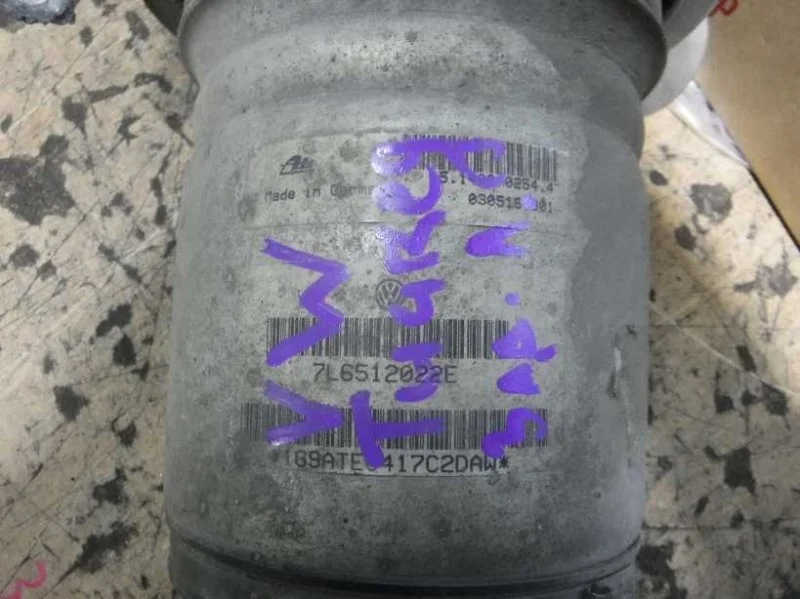 Амортизатор задний левый Volkswagen Touareg