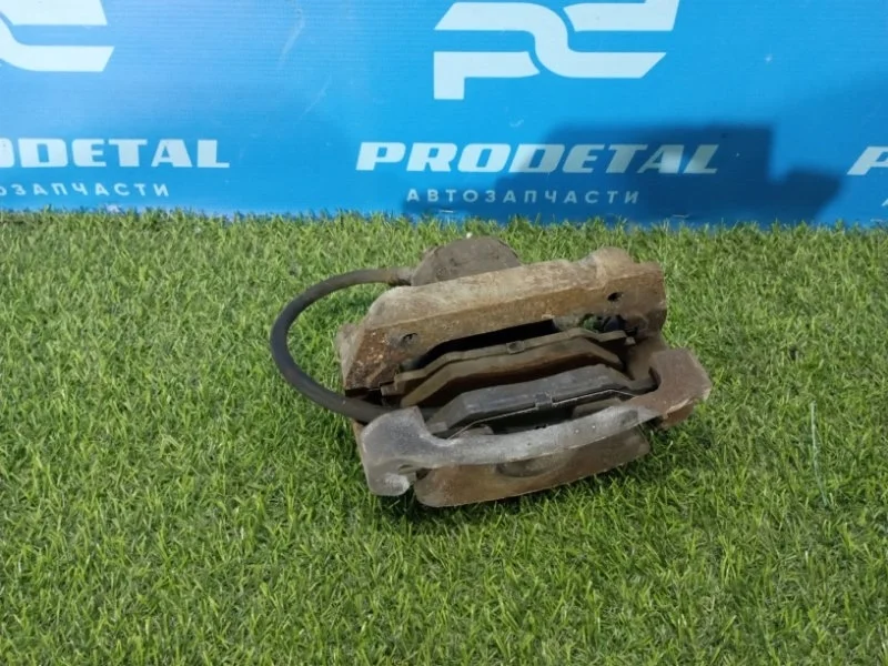 Суппорт тормозной передний правый Lexus IS250