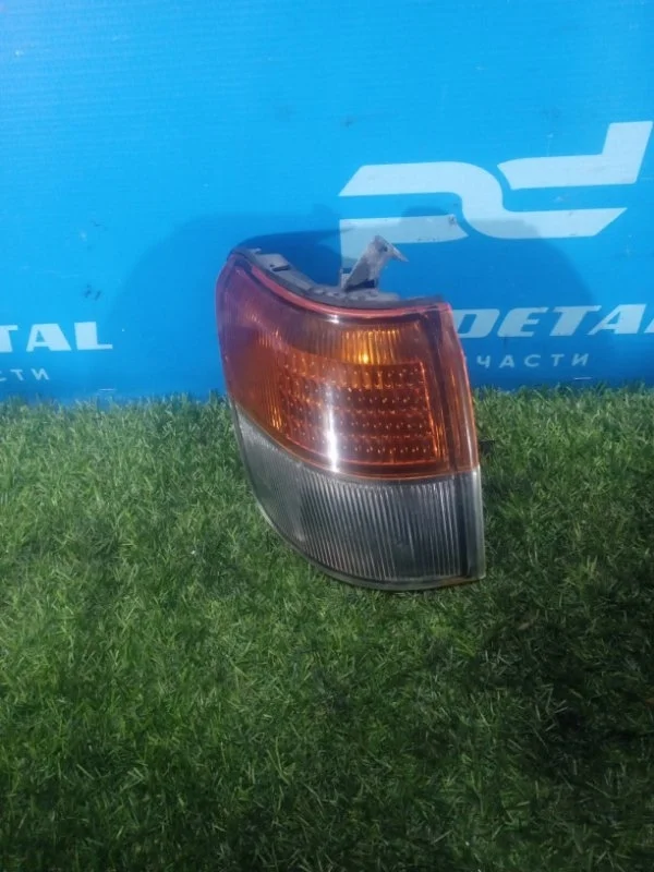 Указатель поворота передний левый Mitsubishi