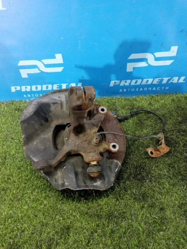 Кулак поворотный передний правый BMW 3 E46 2.2 24V