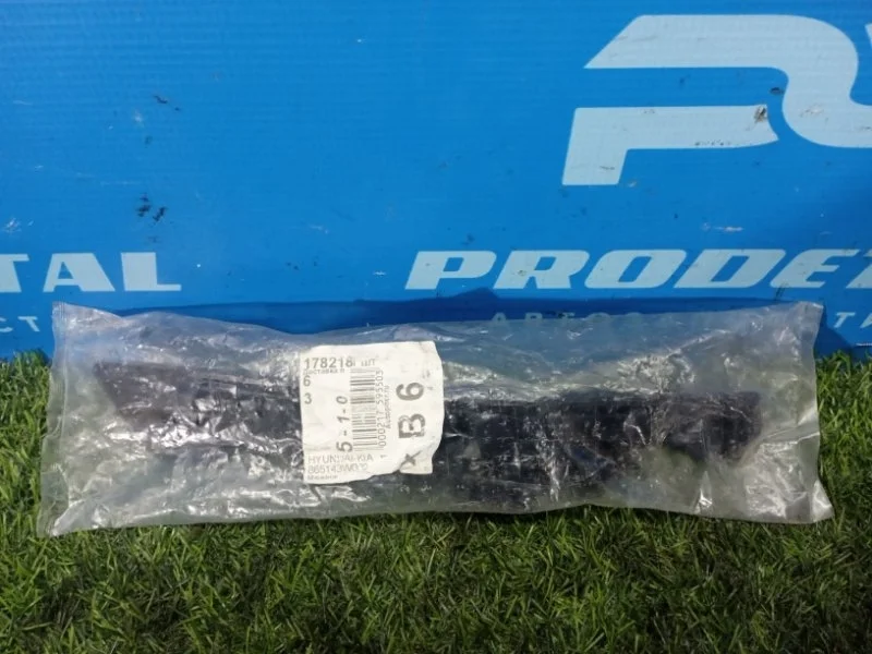 Крепление бампера переднее правое Kia Sportage