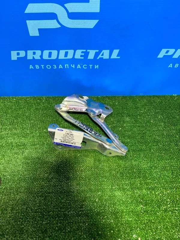 Петля капота