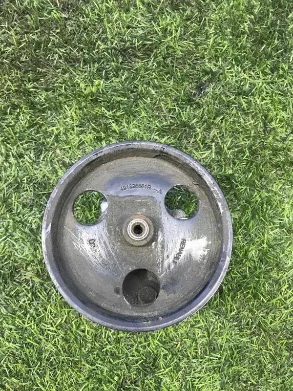 Насос гидроусилителя руля Nissan Almera G15 K4M