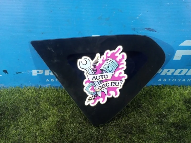 Стекло кузовное глухое заднее левое Nissan Qashqai