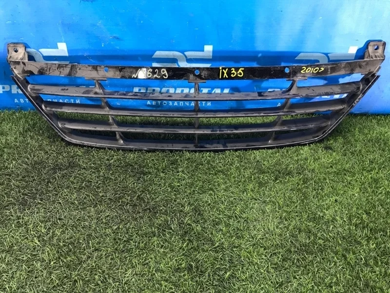 Решетка в бампер центральная Hyundai ix35