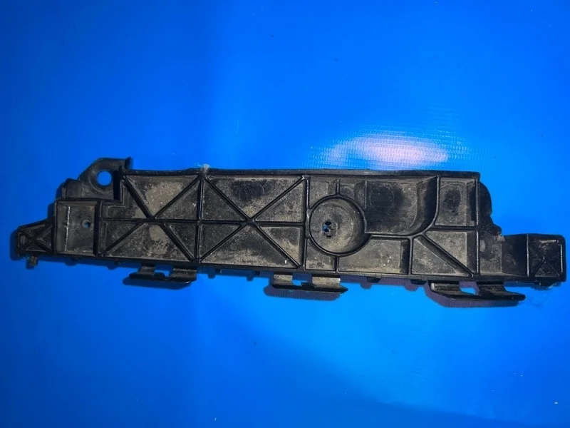 Кронштейн бампера передний правый Hyundai ix35