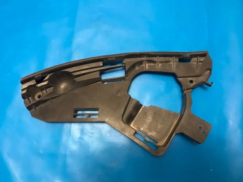 Кронштейн бампера передний левый Volvo XC60