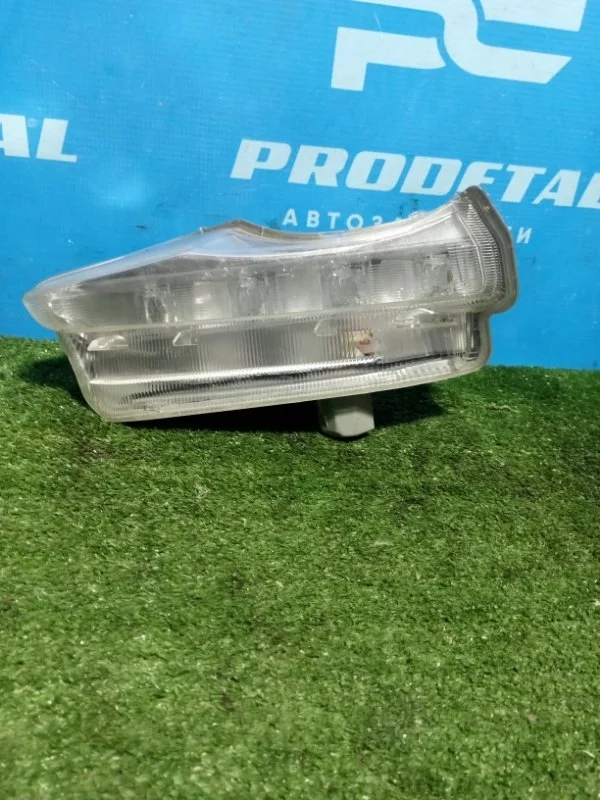 Фара противотуманная передняя правая Toyota