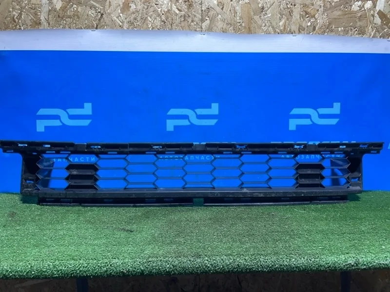 Решетка в бампер передняя Skoda Kodiaq