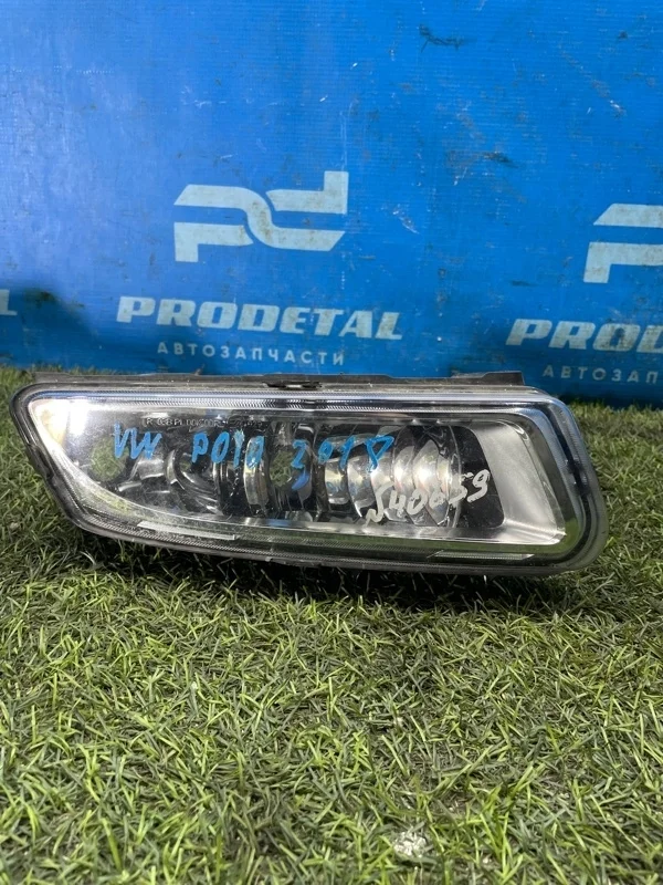 Фара противотуманная передняя правая Volkswagen